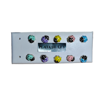 Pendiente mariquita relieve